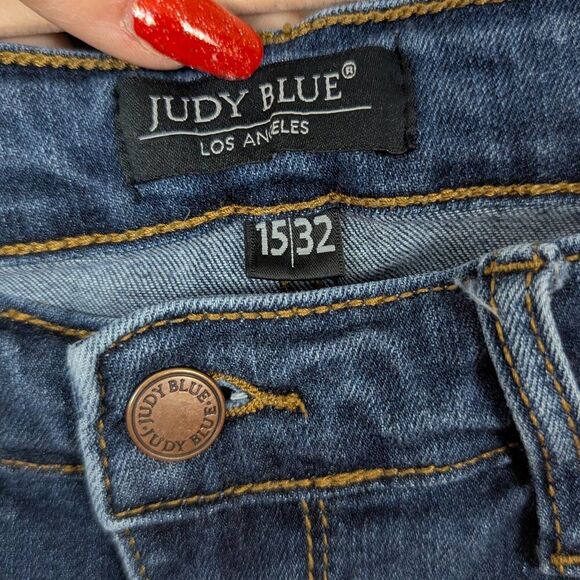 Judy Blue | Women's Medium Wash High-Rise Relaxed Fit Jeans Size 32 - Picture 6 of 8